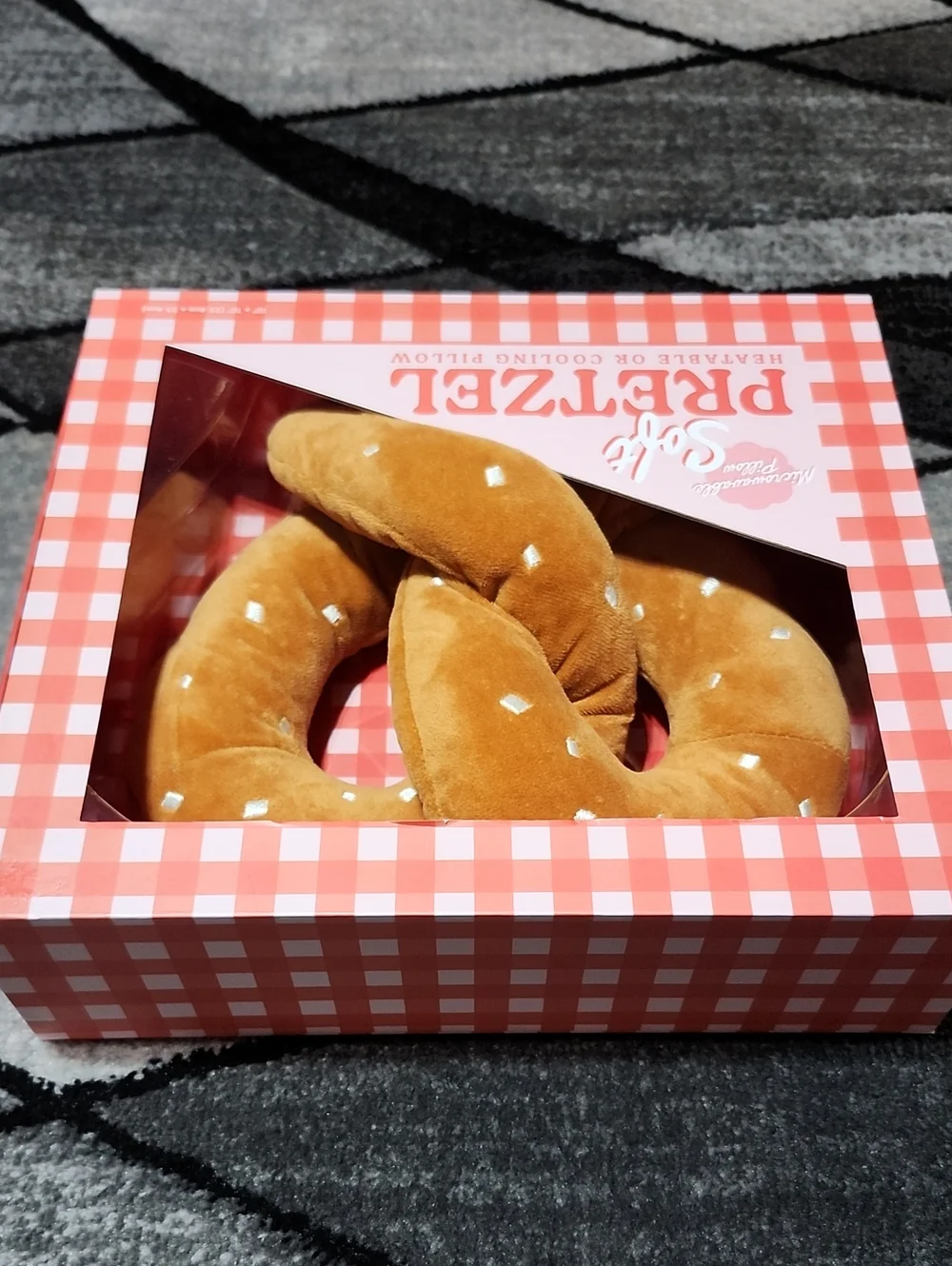 SOFT PRETZEL SHAPED HOT/COLD PLUSH PILLOW 10